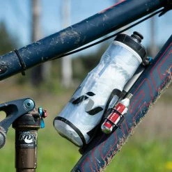 Blackburn Porte-bidon Carbon Side Entry Cage Right -Vélo Soldes Blackburn Carbon Side Entry Cage Flaschenhalter Right 359002 f