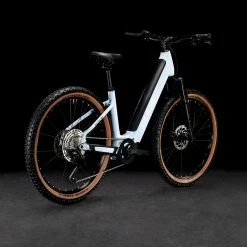 Cube Reaction Hybrid Pro 500 Easy Entry Flashwhite´n´black -Vélo Soldes CUBE Reaction Hybrid Pro 500 Easy Entry flashwhite n black 634111 2