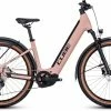 Cube Reaction Hybrid Pro 625 Allroad Easy Entry Blushrose´n´silver -Vélo Soldes CUBE Reaction Hybrid Pro 625 Allroad Easy Entry blushrose n silver 634172 1