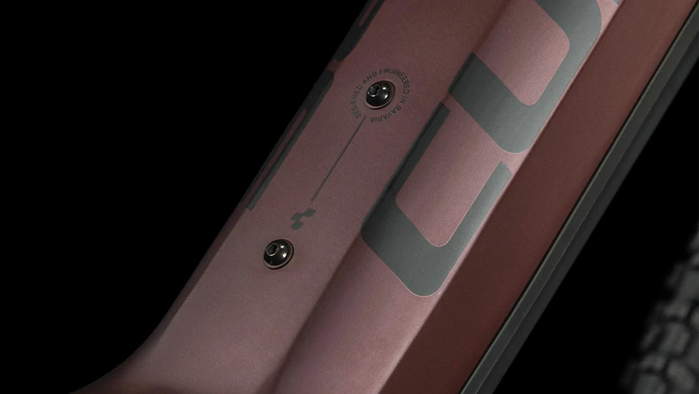 Cube Reaction Hybrid SLX 750 Rubyred´n´black 8 Cube Reaction Hybrid SLX 750 Rubyred´n´black – Image 6