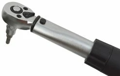 Radon Clé Dynamométrique Comp 1/4" 2-24 Nm + Sélection D'embouts 9 Pièces 8 Radon Clé Dynamométrique Comp 1/4" 2-24 Nm + Sélection D'embouts 9 Pièces -Vélo Soldes DSC 6342