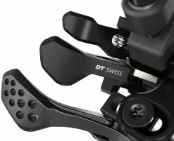 Dt-swiss L3 Doublestage Remote Lever 9 Dt-swiss L3 Doublestage Remote Lever -Vélo Soldes DTSwiss Remote Levers L3 Clamp Product Detail 004 1920px