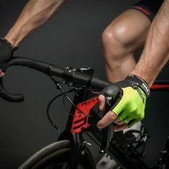 DIVERS Hi-Vis Set - Gloves + Shoecover 11 DIVERS Hi-Vis Set - Gloves + Shoecover -Vélo Soldes GripGrab GRIPGRABSET M1029 fluoyellow handlebars