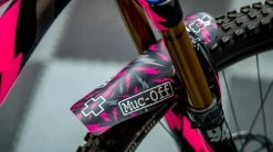 Muc-Off Ride Guard Avant -Vélo Soldes HIGHLIGHT 1 Front Ride Guard BOLT 950x crop center