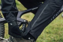 ION Shelter 2L - Pantalon Soft Shell VTT Pour Femmes -Vélo Soldes ION Shelter 2L Damen MTB Softshellhose 47233 5190 900 ActionBilder 1