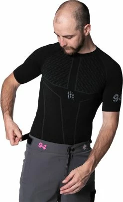 Muc-Off Technical Base Layer - Maillot De Corps Fonctionnel 9 Muc-Off Technical Base Layer - Maillot De Corps Fonctionnel -Vélo Soldes Muc Off Technical Baselayer MU JER 2586 3