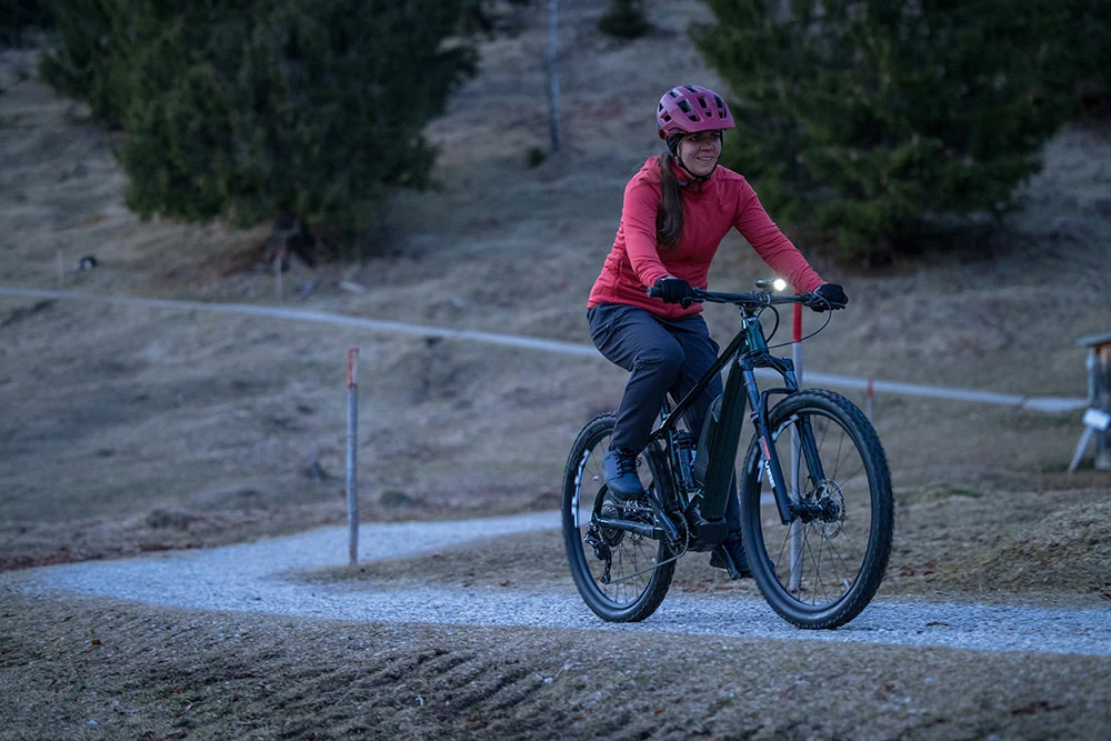 Pearl Izumi Launch Trail - Women's Bike Pants 7 Pearl Izumi Launch Trail - Women's Bike Pants – Image 5