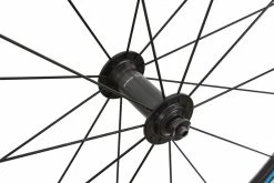 Shimano WH-RS100-CL Roue Avant 28" 8 Shimano WH-RS100-CL Roue Avant 28" -Vélo Soldes Shimano WH RS100 CL 28 Vorderrad EWHRS100FB b