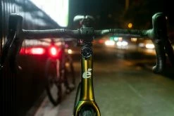 Supernova Airstream 2 Upside Down - Projecteur à Batterie -Vélo Soldes Supernova Airstream 2 Upside Down V KA620 BLK USD 4