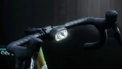 Supernova M99 DY Pro - Phare à Dynamo 9 Supernova M99 DY Pro - Phare à Dynamo -Vélo Soldes Supernova M99 DY Pro V M99DYP MBLK 3