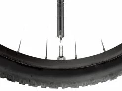 Topeak Tubi Valve Cleaner 11 Topeak Tubi Valve Cleaner -Vélo Soldes Topeak Tubi Valve Cleaner 4