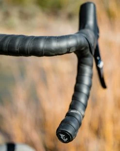Wolf Tooth Components Bande De Guidon Supple Lite 11 Wolf Tooth Components Bande De Guidon Supple Lite -Vélo Soldes Wolf Tooth Supple Lite Lenkerband WT SLITE BARTAPE BLK 5