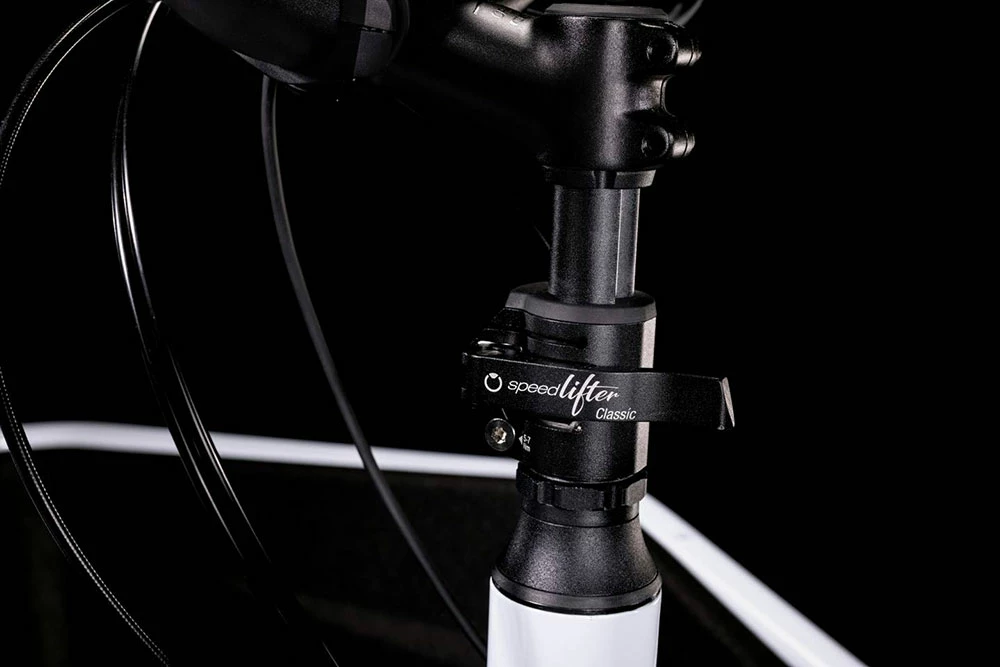 Cube Cargo Hybrid 500 Flashwhite´n´black 8 Cube Cargo Hybrid 500 Flashwhite´n´black – Image 6