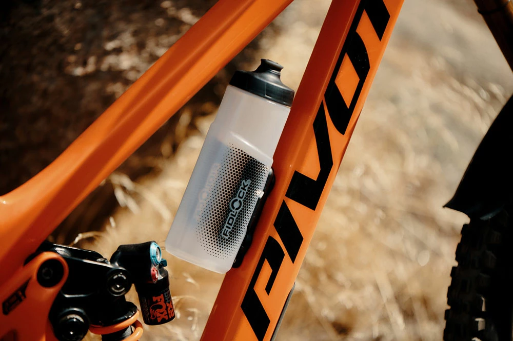 Fidlock TWIST Bottle 600 + Bike Base 5 Fidlock TWIST Bottle 600 + Bike Base – Image 3