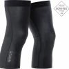 GOREWEAR Shield GORE-TEX INFINIUM™ - Knee Warmers 2 GOREWEAR Shield GORE-TEX INFINIUM™ - Knee Warmers -Vélo Soldes gore wear shield gore tex infinium knielinge 1007179900 281 29